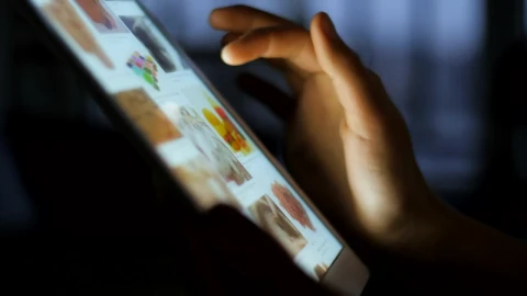 Stock Video Browsing The Web In A Tablet Device Live Wallpaper For PC - Free Live Wallpaper