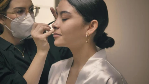 Stock Video Brides Makeup By A Professional Makeup Artist Live Wallpaper For PC - Free Live Wallpaper