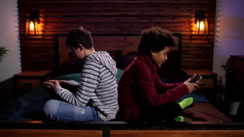 Stock Video Boys Playing Games On Their Phones Live Wallpaper For PC - Free Live Wallpaper