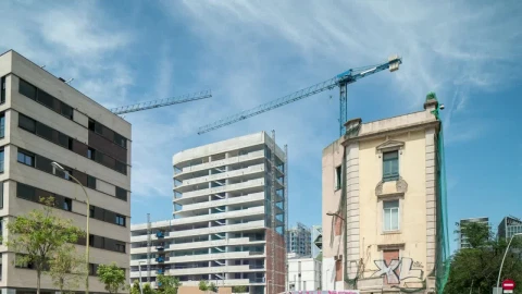 Stock Video Bottom Shot Of City Buildings And Cranes Live Wallpaper For PC - Free Live Wallpaper