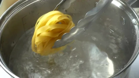 Stock Video Boiling Pasta In A Large Pan Live Wallpaper For PC - Free Live Wallpaper
