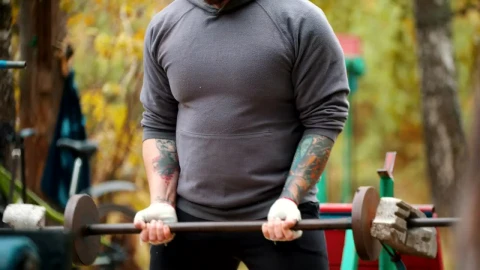 Stock Video Bodybuilder Working Out With Improvised Weights Live Wallpaper For PC - Free Live Wallpaper