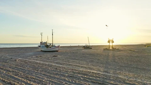 Stock Video Boats On The Sand Live Wallpaper For PC - Free Live Wallpaper