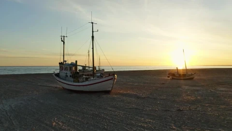 Stock Video Boats During Low Tide Live Wallpaper For PC - Free Live Wallpaper