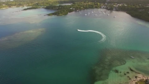 Stock Video Boat Travelling Quickly Around A Bay Live Wallpaper For PC - Free Live Wallpaper