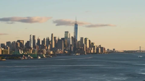 Stock Video Boat Traffic By New York Live Wallpaper For PC - Free Live Wallpaper