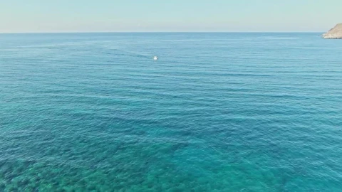 Stock Video Boat Sailing Through The Turquoise Waters Live Wallpaper For PC - Free Live Wallpaper
