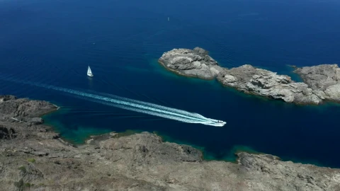 Stock Video Boat Heading Into A Cove Live Wallpaper For PC - Free Live Wallpaper