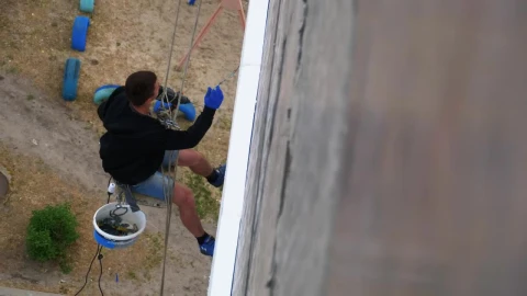 Video Stock Climber Working On Building Restoration Live Wallpaper For PC - Free Live Wallpaper