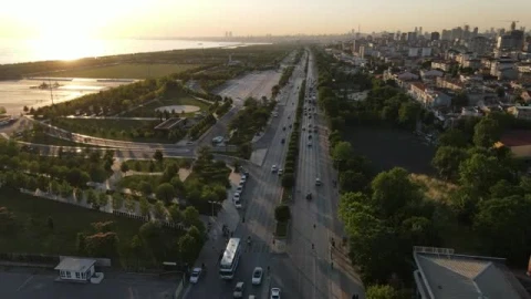 Video Stock City Traffic In An Large Avenue Near The Beach Smal Live Wallpaper For PC - Free Live Wallpaper