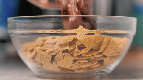 Video Stock Cinnamon Toast Cereal With Hazel Nut Cream Live Wallpaper For PC - Free Live Wallpaper