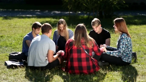 Video Stock Christian Friends Sitting In Prayer Live Wallpaper For PC - Free Live Wallpaper