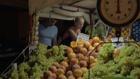 Video Stock Choosing Vegetables At A Market Live Wallpaper For PC - Free Live Wallpaper