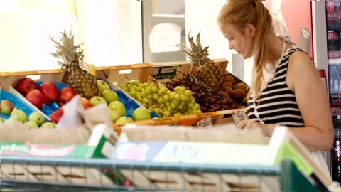 Video Stock Choosing Some Fresh Fruit Live Wallpaper For PC - Free Live Wallpaper