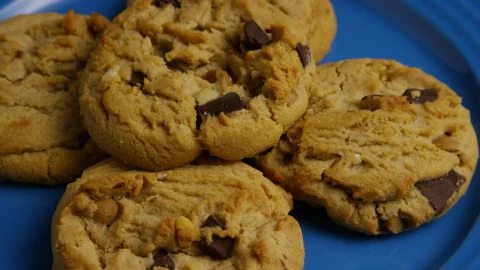 Video Stock Chocolate Chip Cookies In A Rotating Scene Live Wallpaper For PC - Free Live Wallpaper