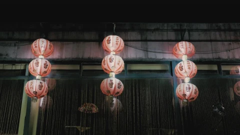 Video Stock Chinese Lamps On A Wall At Night Live Wallpaper For PC - Free Live Wallpaper