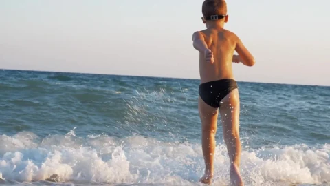 Video Stock Child Running Into The Sea Live Wallpaper For PC - Free Live Wallpaper