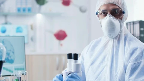 Video Stock Chemist Working In A Laboratory Live Wallpaper For PC - Free Live Wallpaper
