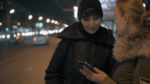 Video Stock Checking Her Phone While Waiting For A Bus Live Wallpaper For PC - Free Live Wallpaper