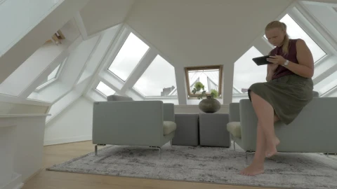 Video Stock Checking Emails In A Modern House Live Wallpaper For PC - Free Live Wallpaper