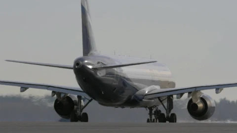 Video Stock Checking A Plane Before Departure Live Wallpaper For PC - Free Live Wallpaper
