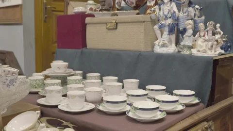 Video Stock Ceramic Figures In A Shop Live Wallpaper For PC - Free Live Wallpaper