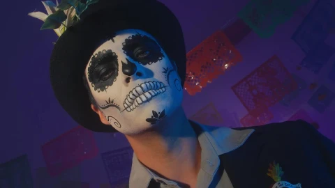 Video Stock Catrin Looking At The Camera On Day Of The Dead Live Wallpaper For PC - Free Live Wallpaper