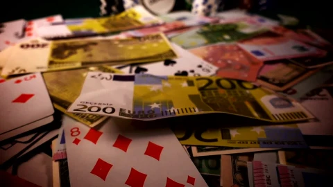 Video Stock Casino Items Cards Dice Bills Chips And Fire Live Wallpaper For PC - Free Live Wallpaper