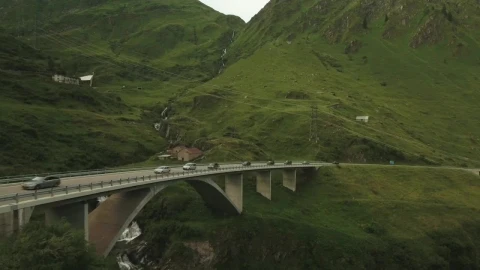 Video Stock Cars Driving Over A Bridge Live Wallpaper For PC - Free Live Wallpaper