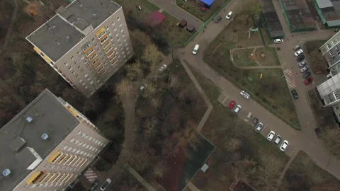 Video Stock Cars Driving Down Residential Streets Live Wallpaper For PC - Free Live Wallpaper
