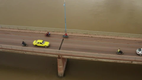 Video Stock Cars Driving Over A Bridge In Mali Live Wallpaper For PC - Free Live Wallpaper