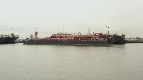 Video Stock Cargo Ships In A Dock In New York Live Wallpaper For PC - Free Live Wallpaper