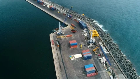 Video Stock Cargo Port In The Middle Of The Ocean Live Wallpaper For PC - Free Live Wallpaper
