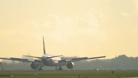 Video Stock Cargo Plane Landing At The Airport At Dawn Live Wallpaper For PC - Free Live Wallpaper