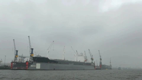 Video Stock Cargo Being Loaded Onto A Ship Live Wallpaper For PC - Free Live Wallpaper
