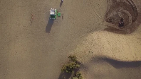Video Stock Car Tracks Left In The Sand Live Wallpaper For PC - Free Live Wallpaper