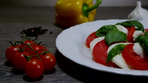 Video Stock Caprese Salad With Oil And Garlic Live Wallpaper For PC - Free Live Wallpaper