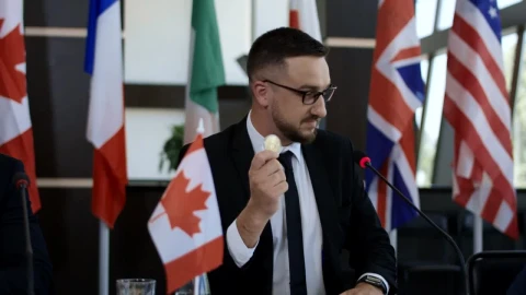 Video Stock Canadian Politic Man Showing Bitcoin On Conference Live Wallpaper For PC - Free Live Wallpaper