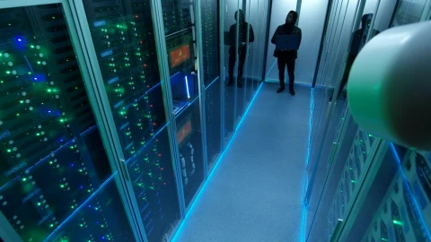 Video Stock Camera Recording Hacker Entering Data Center Live Wallpaper For PC - Free Live Wallpaper