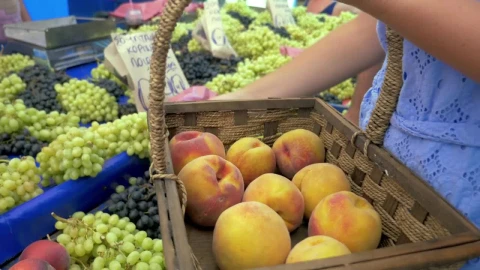 Video Stock Buying Grapes From A Market Stall Live Wallpaper For PC - Free Live Wallpaper