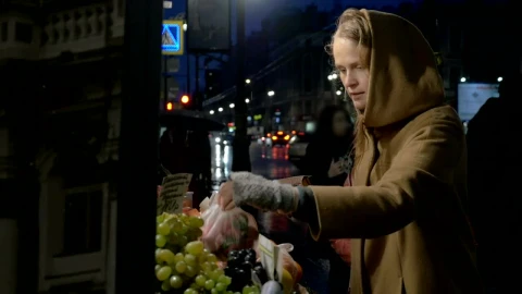 Video Stock Buying From A Market At Night Live Wallpaper For PC - Free Live Wallpaper