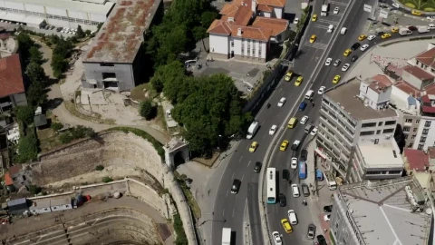 Video Stock Busy Roads In A Residential Area Of Istanbul Live Wallpaper For PC - Free Live Wallpaper