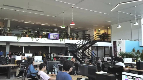 Video Stock Busy Office Space Live Wallpaper For PC - Free Live Wallpaper