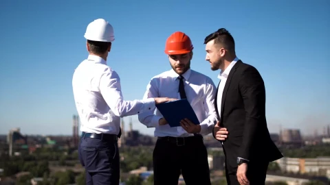Video Stock Businessman Talking With Engineers Live Wallpaper For PC - Free Live Wallpaper