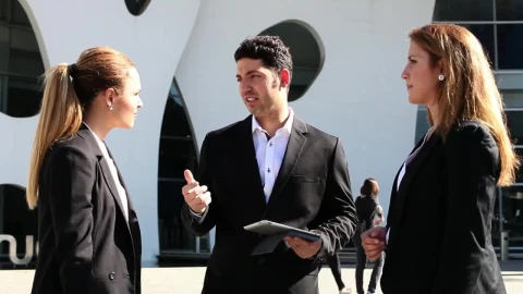 Video Stock Businessman Talking To Two Businesswomen Live Wallpaper For PC - Free Live Wallpaper