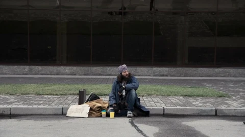 Video Stock Businessman Offers A Job To Homeless Man Live Wallpaper For PC - Free Live Wallpaper