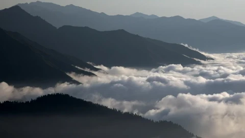 Video Stock Clouds Moving In The Mountains Live Wallpaper For PC - Free Live Wallpaper