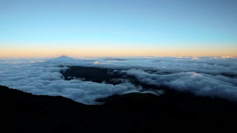 Video Stock Clouds Covering The Mountains Live Wallpaper For PC - Free Live Wallpaper