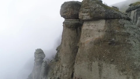 Video Stock Clouds Covering The Edge Of A Mountain Live Wallpaper For PC - Free Live Wallpaper