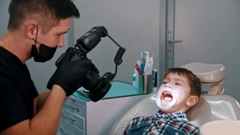 Stock Video Dentist Taking Photos Of A Little Boys Teeth Live Wallpaper For PC - Free Live Wallpaper
